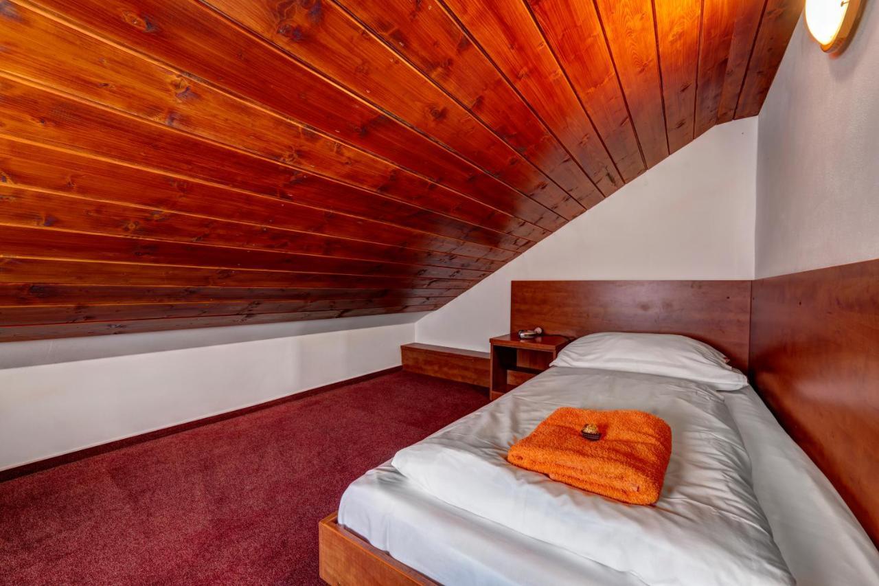 Žiar Apartmanovy Dom Slniecko מראה חיצוני תמונה
